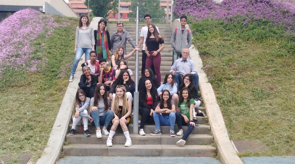 Equip de l'institut Dr Puigvert i de Sant Joan de Déu, implicat en la gravació del videoclip