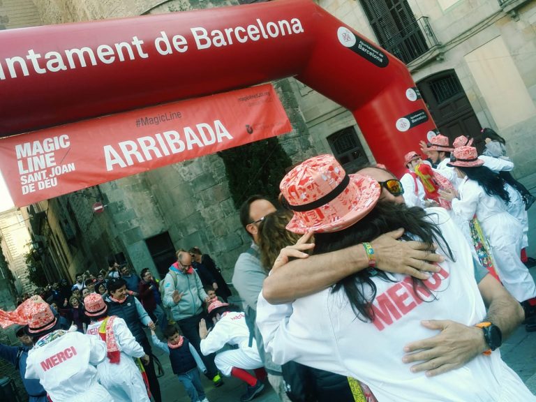 Arribada a la Catedral de la Magic LIne Barcelona