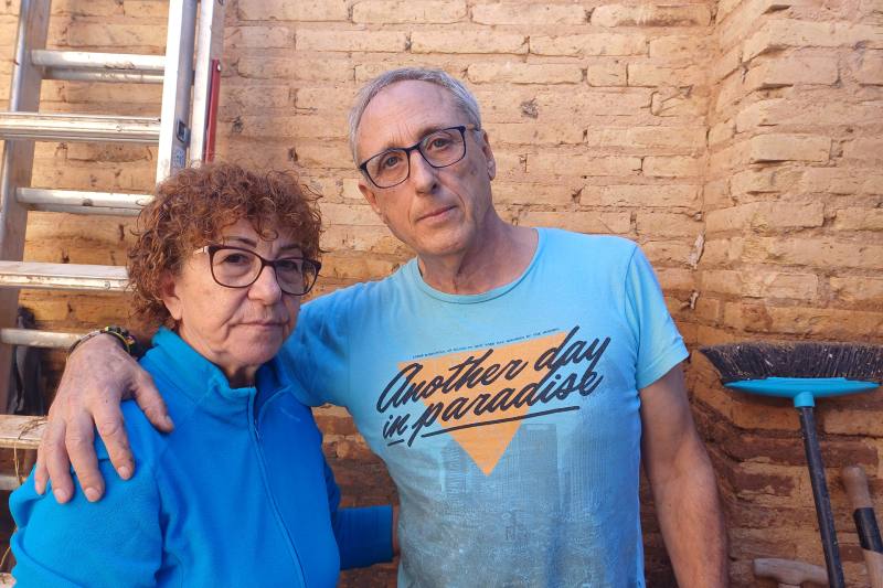 Ofelia y Miguel, vecinos de Forn d'Alcedo afectados por la DANA