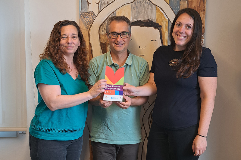 Bidfood rep el distintiu de'Organització Compromesa de la mà de Juanjo Ortega, director de l'Obra Social de Sant Joan de Déu.